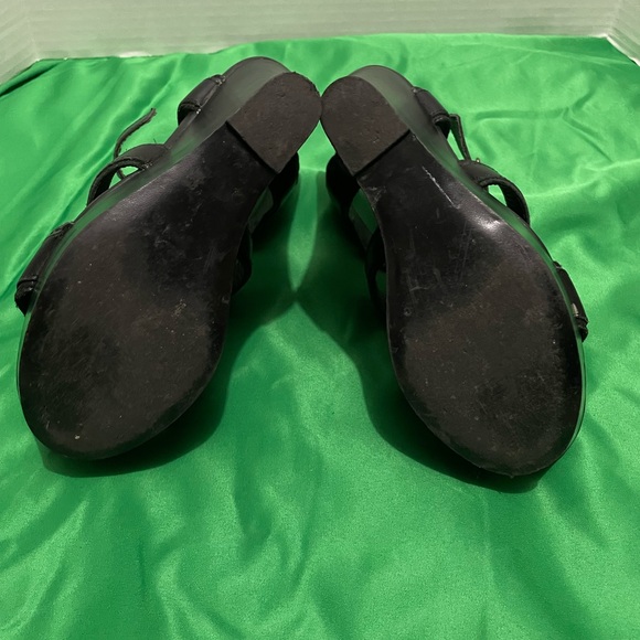 Steve Madden Black Wedge - Picture 2 of 2